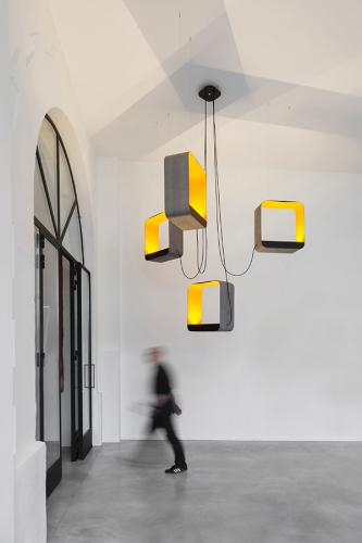 Lustre Grand carreau Designheure gris et jaune