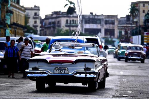 Voiture américaine à La Havane à Cuba